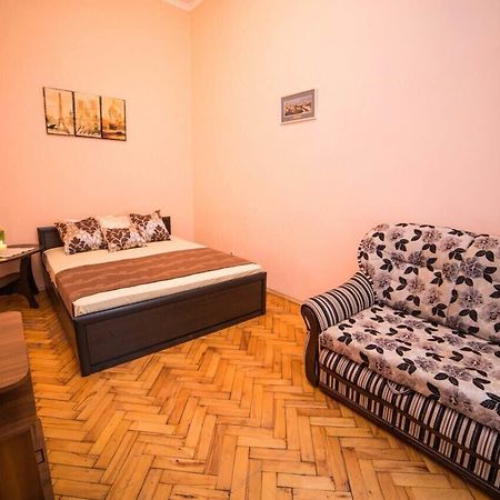 Apartment On Teatralna 7 Λβιβ Εξωτερικό φωτογραφία