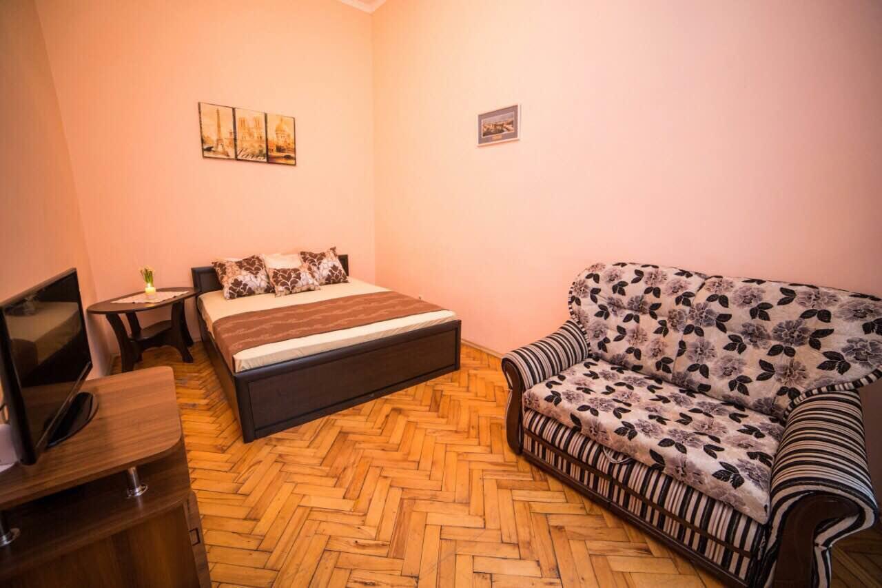 Apartment On Teatralna 7 Λβιβ Εξωτερικό φωτογραφία